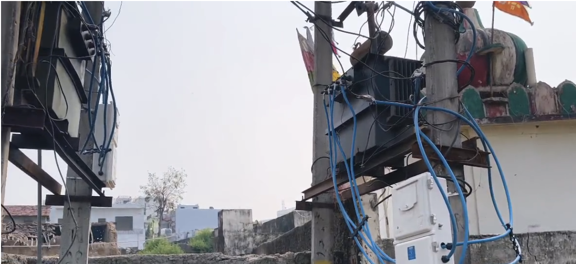 भबराना के गणेश चौक में ट्रांसफार्मर पर नए मीटर लगाने से बड़ा नुकसान, घरों में जले विद्युत उपकरण जनता ने मुआवजे की मांग की, दोषियों पर कार्रवाई की उठी आवाज