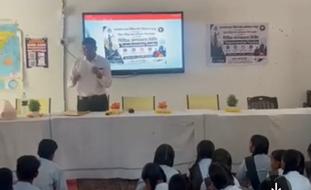 सलूंबर के स्कूलों में विधिक जागरूकता अभियान, 852 विद्यार्थियों ने लिया नशामुक्ति का संकल्प